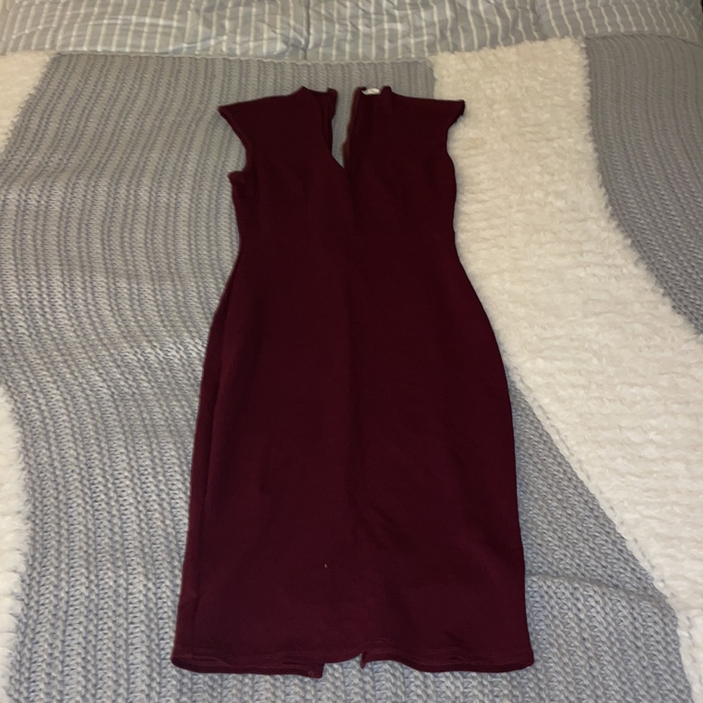 Medium size thick material burgundy luxury dress - Picture 4 of 11